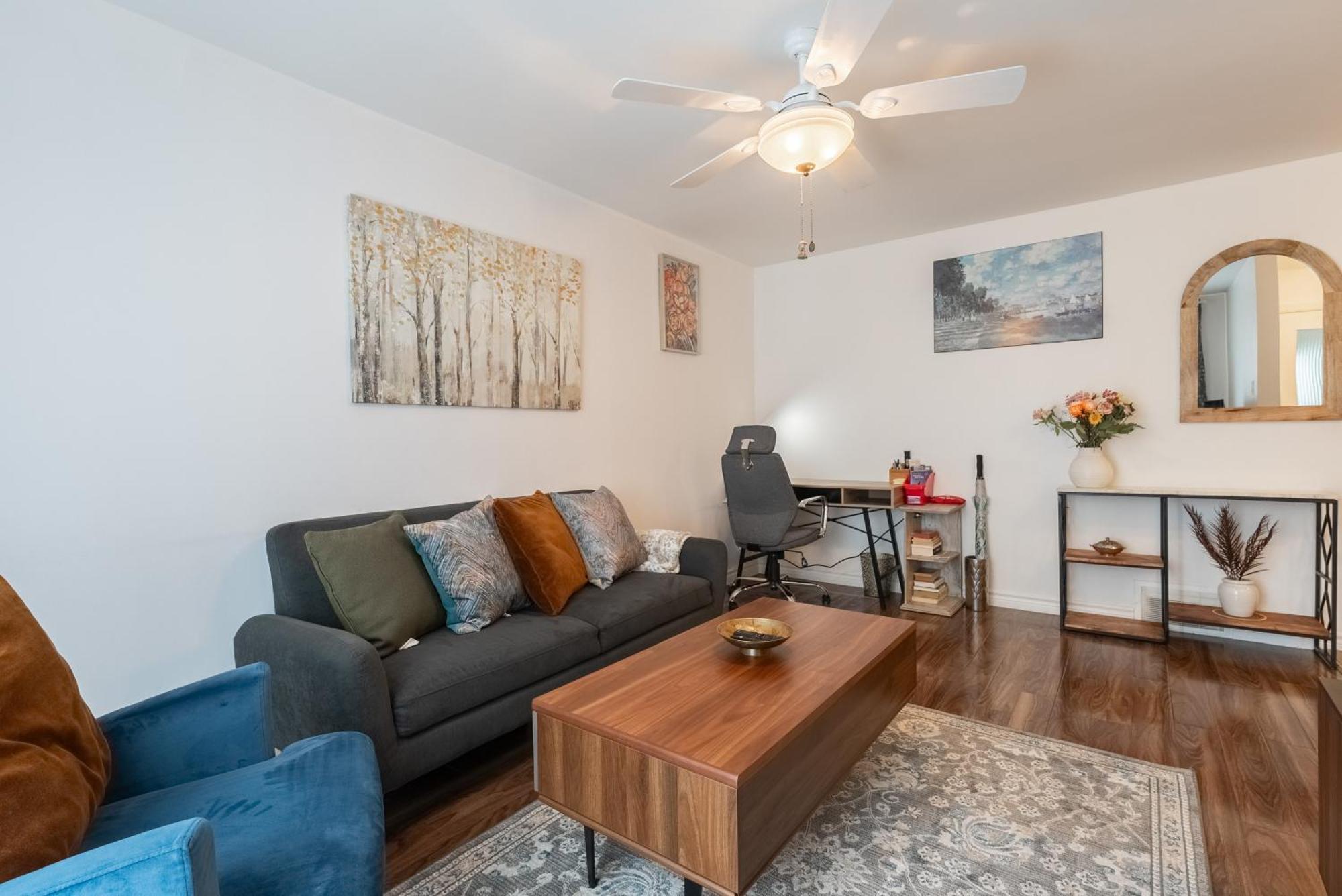Comfortable Spacious House With Parking Brossard Exterior foto