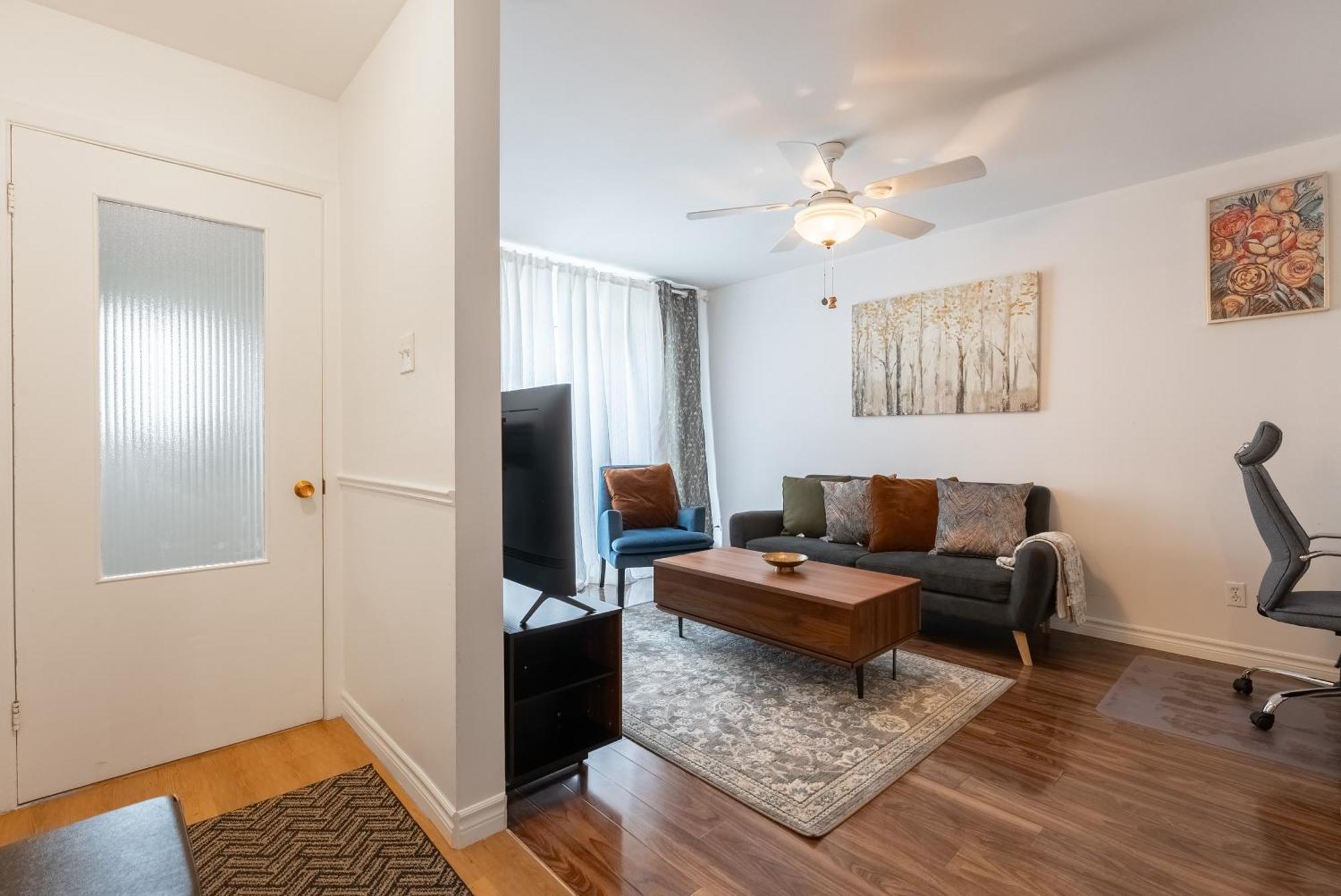 Comfortable Spacious House With Parking Brossard Exterior foto