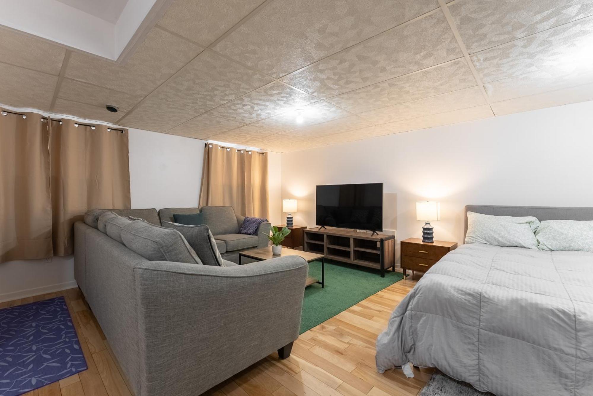 Comfortable Spacious House With Parking Brossard Exterior foto