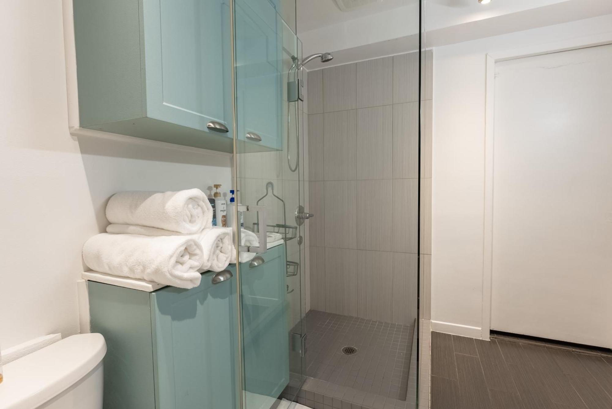 Comfortable Spacious House With Parking Brossard Exterior foto
