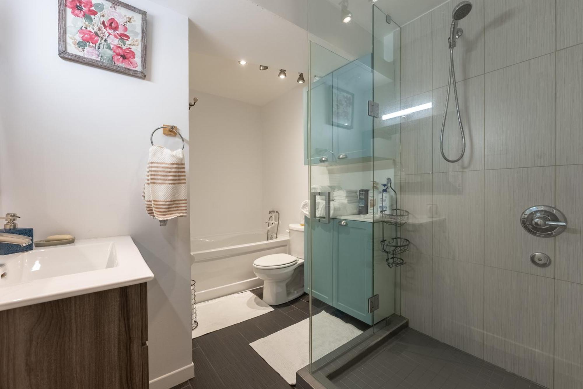 Comfortable Spacious House With Parking Brossard Exterior foto