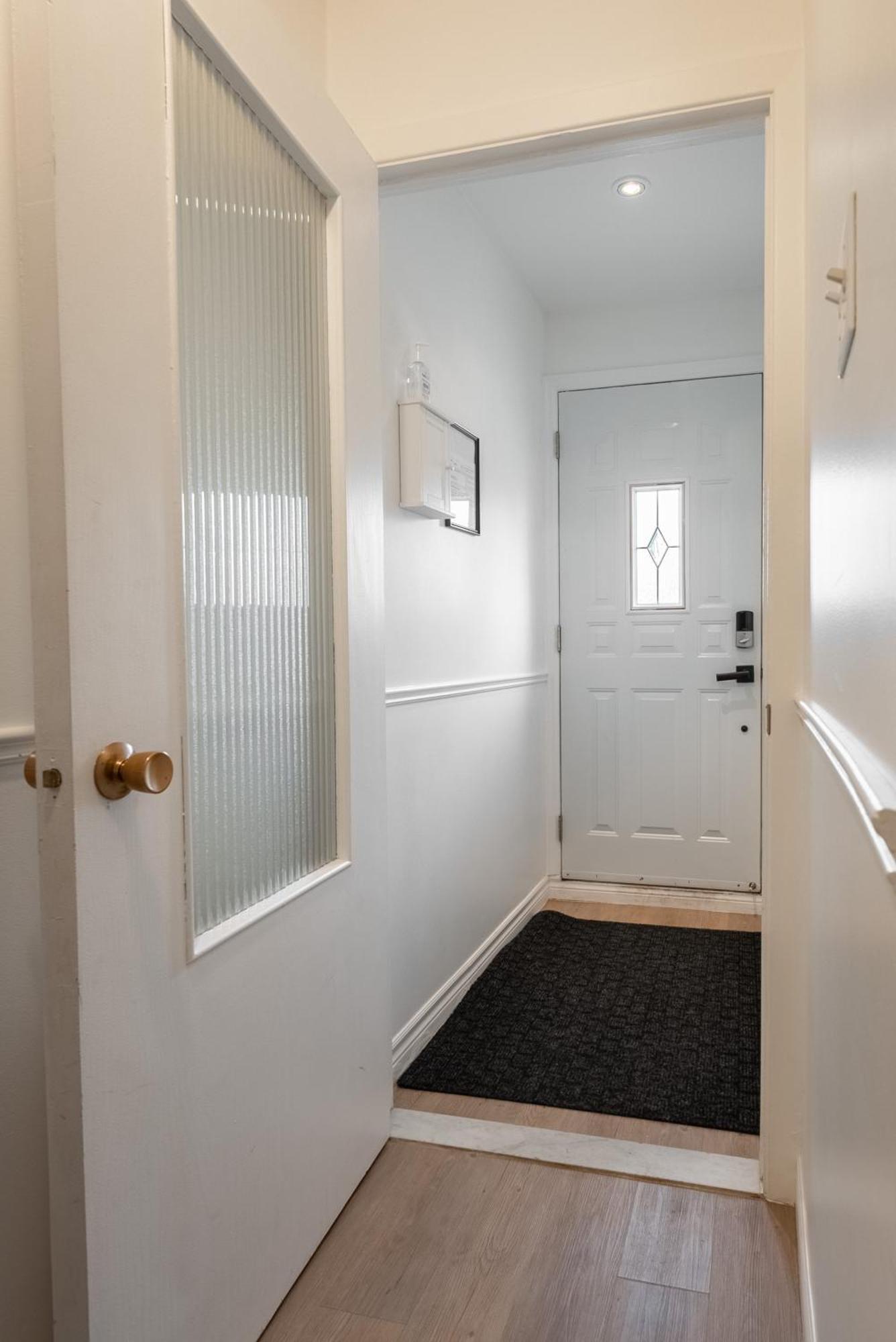 Comfortable Spacious House With Parking Brossard Exterior foto
